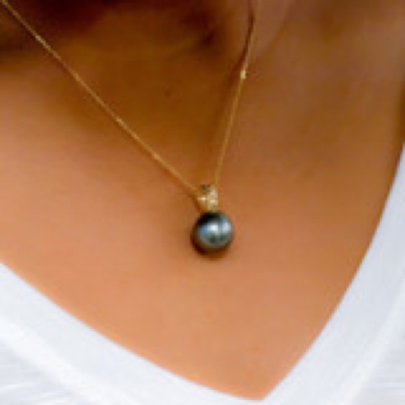 Elegant Black Pearl Jewelry Set - Picture 2 of 4